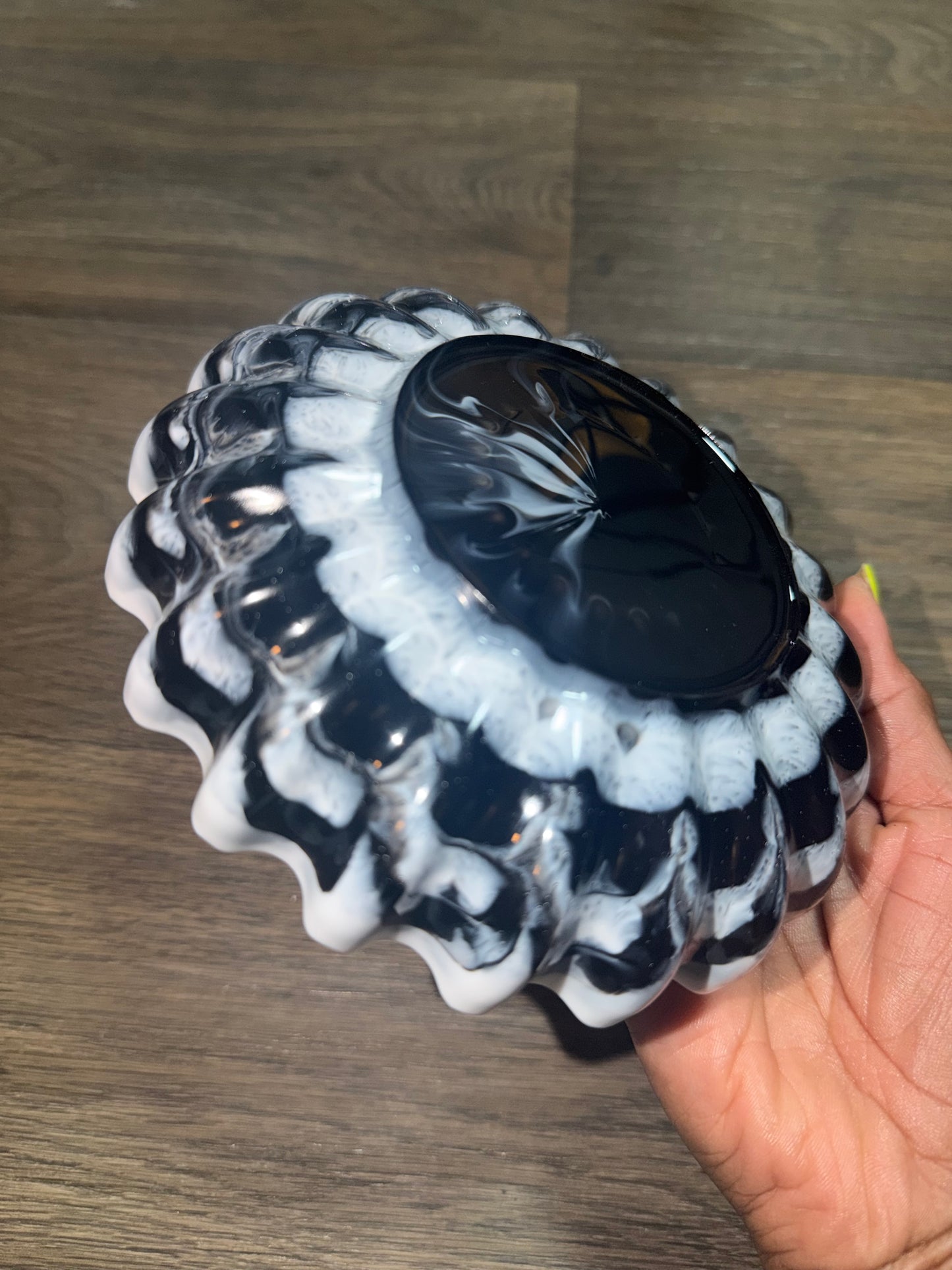 “B&W Marble” Resin Bowl