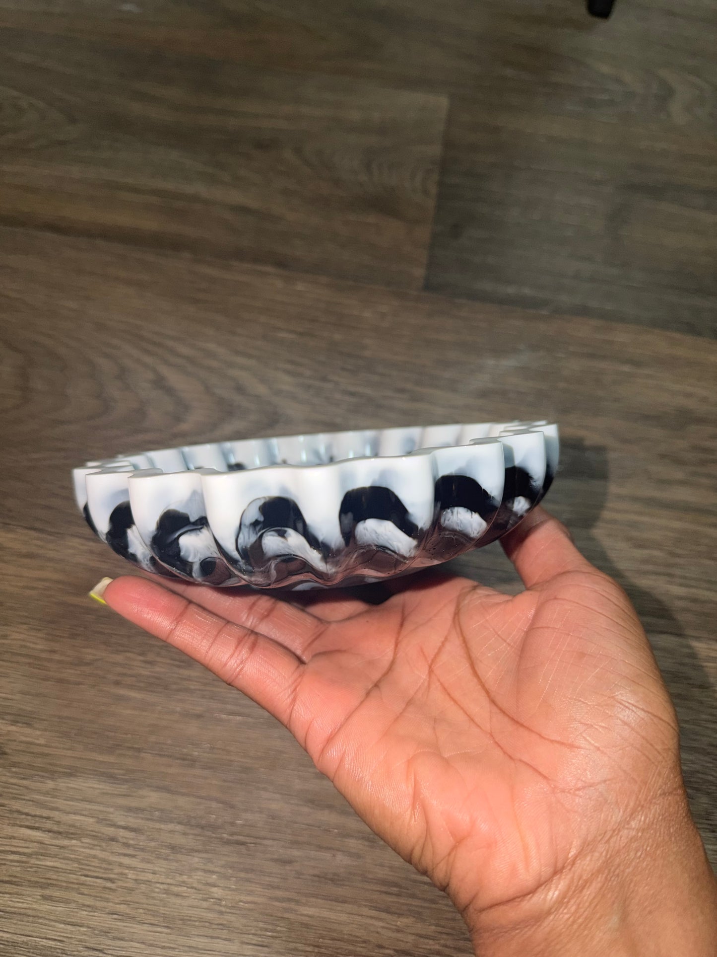 “B&W Marble” Resin Bowl